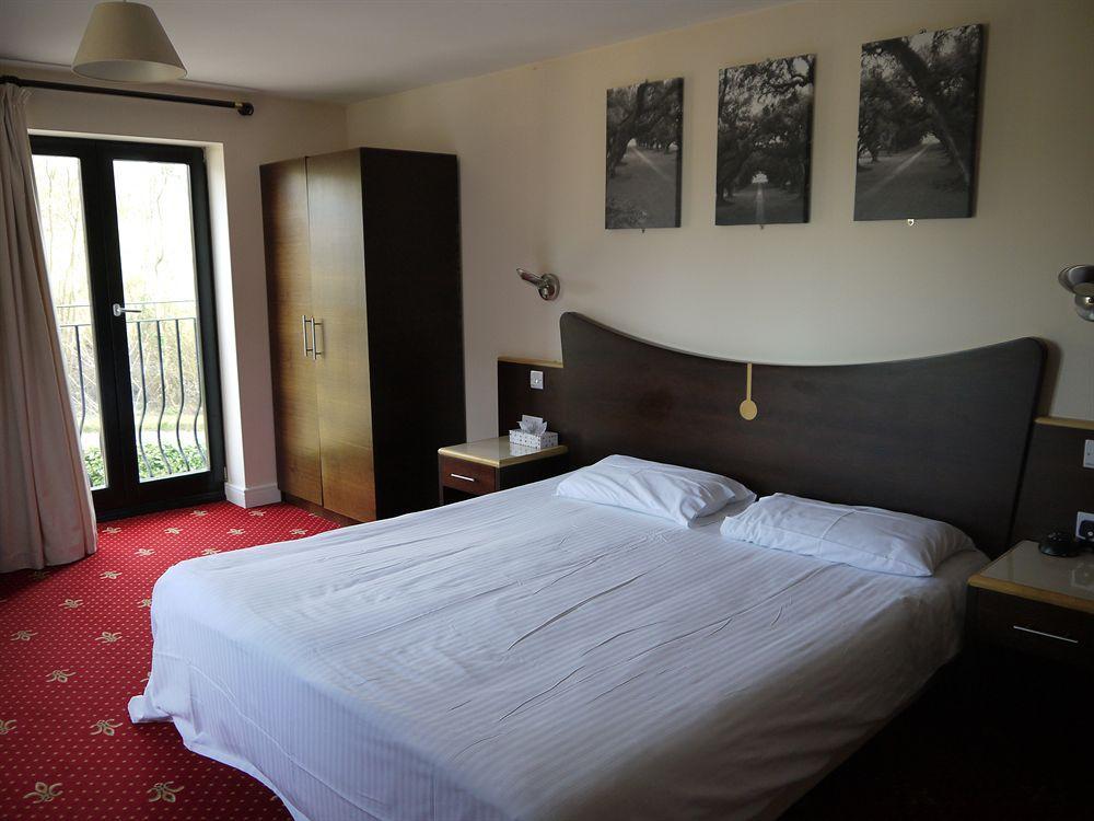 The Sharnbrook Hotel Buitenkant foto