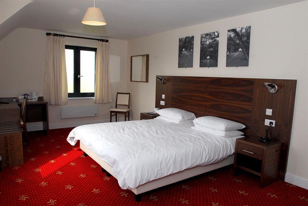 The Sharnbrook Hotel Buitenkant foto