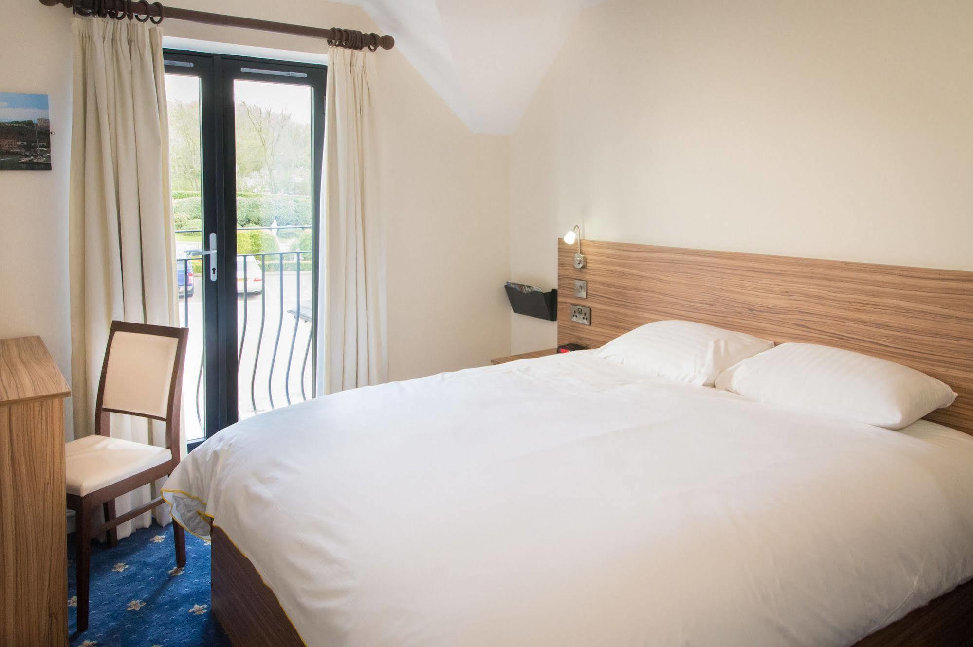 The Sharnbrook Hotel Buitenkant foto